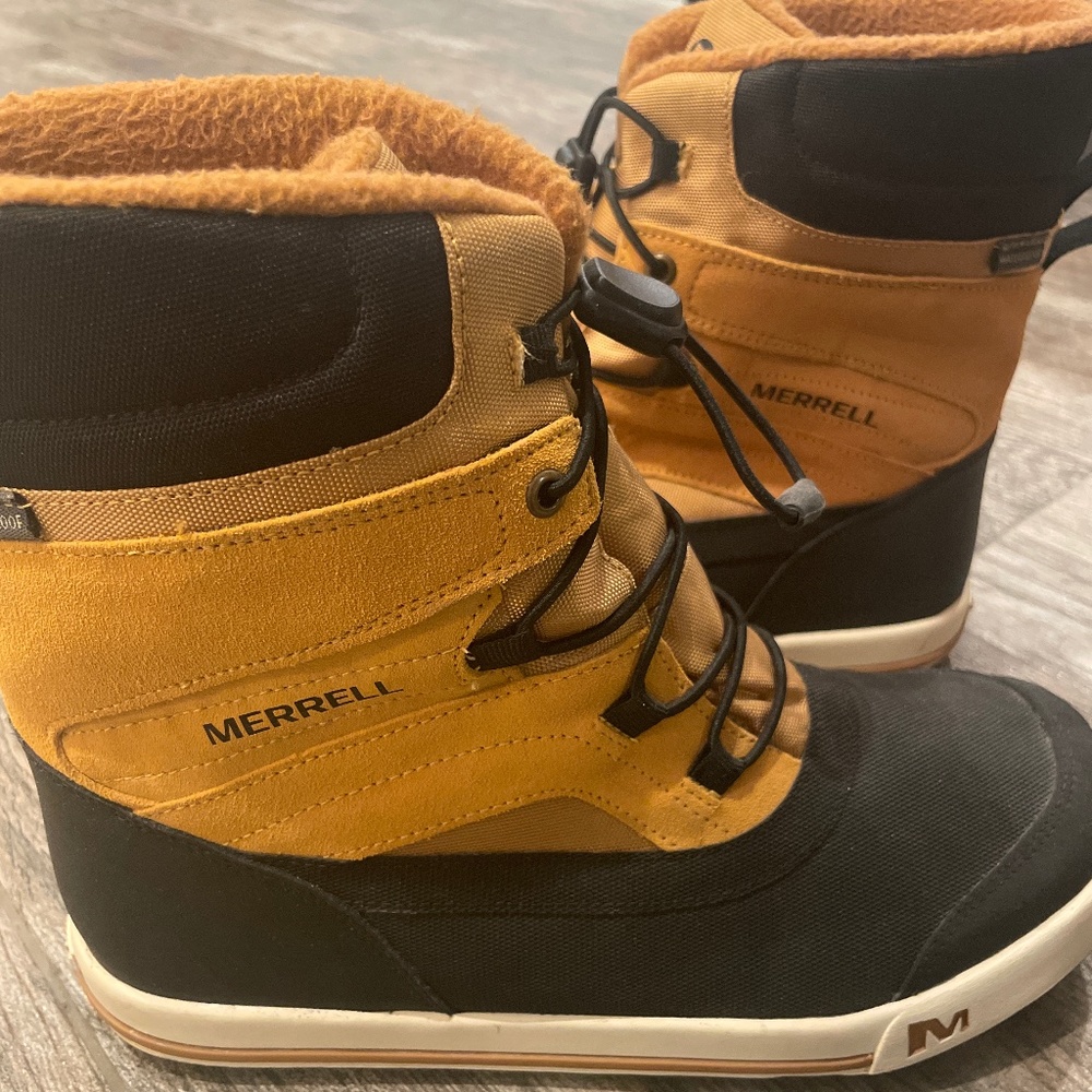 Merrill Waterproof snow boots Men’s Size 6